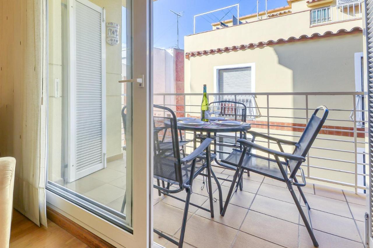 Avda De Rhode 113 - Barneda Apartment